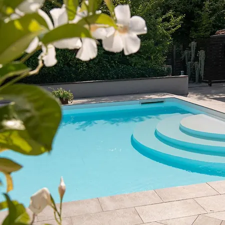 Arzella - 5min From Formula 1, Beautiful Pool, 6 People אימולה